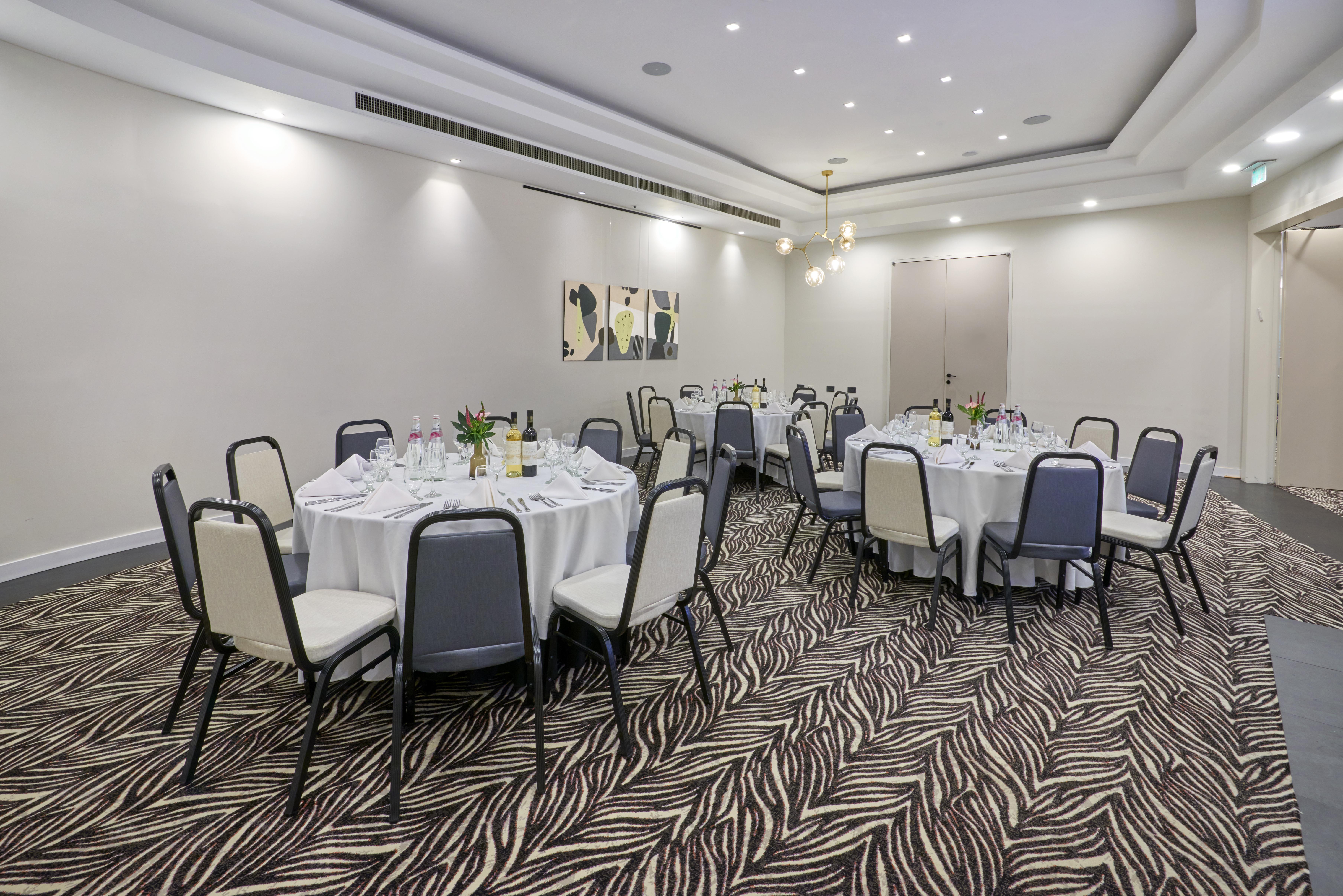 特拉维夫莱昂纳多城市大厦酒店 Giv'atayim 外观 照片 The hotel's meeting room