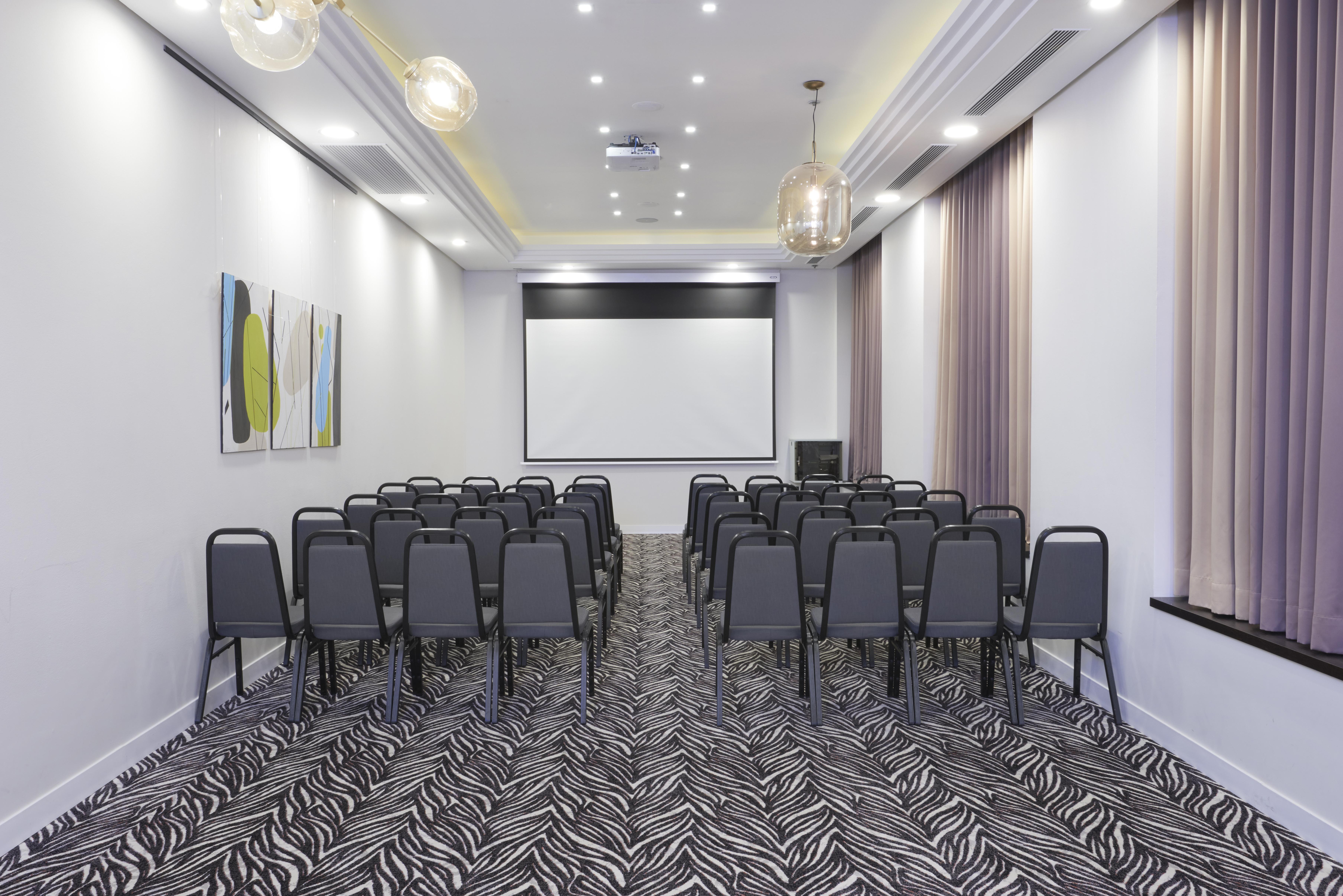 特拉维夫莱昂纳多城市大厦酒店 Giv'atayim 外观 照片 Meeting room