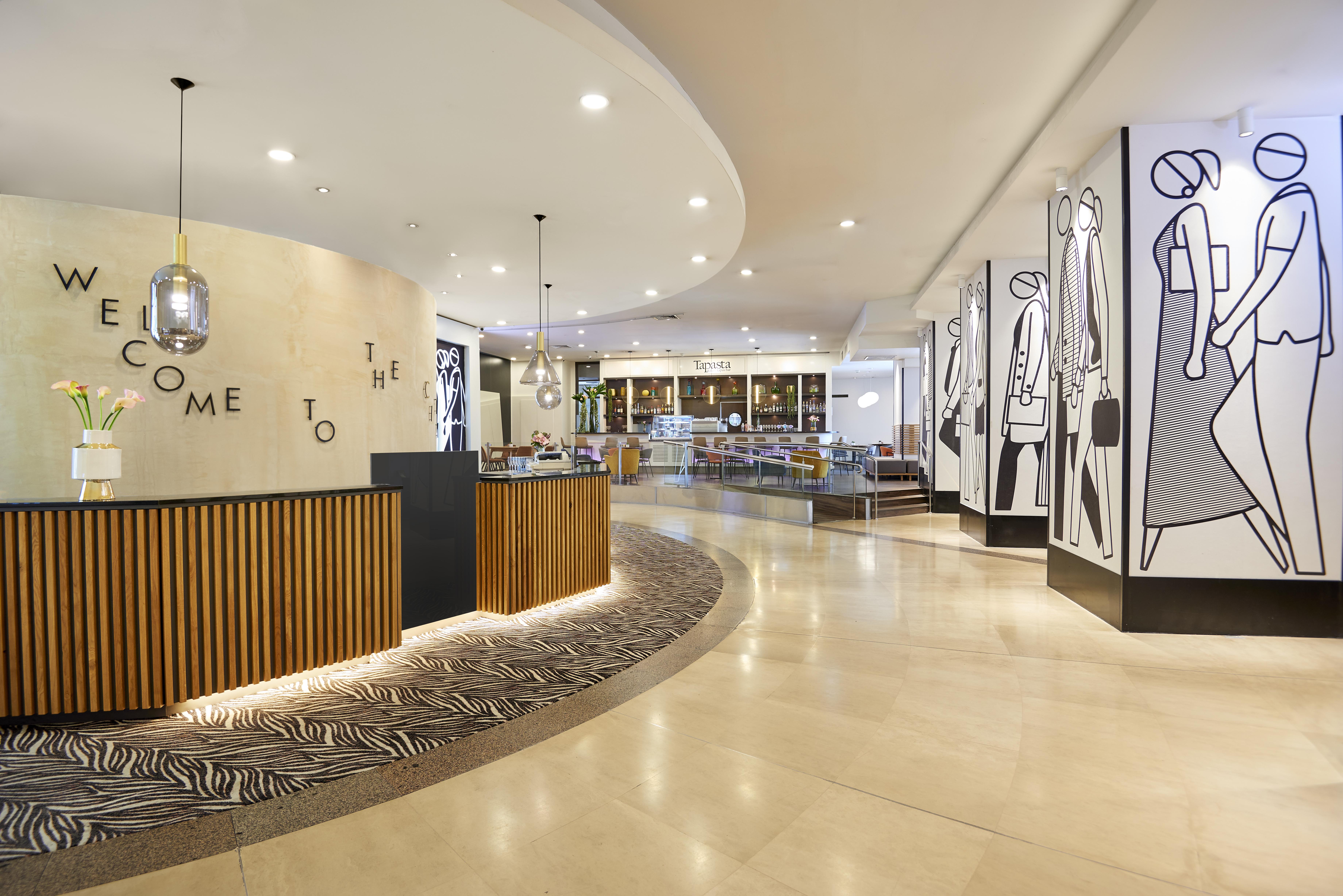 特拉维夫莱昂纳多城市大厦酒店 Giv'atayim 外观 照片 The lobby of the hotel