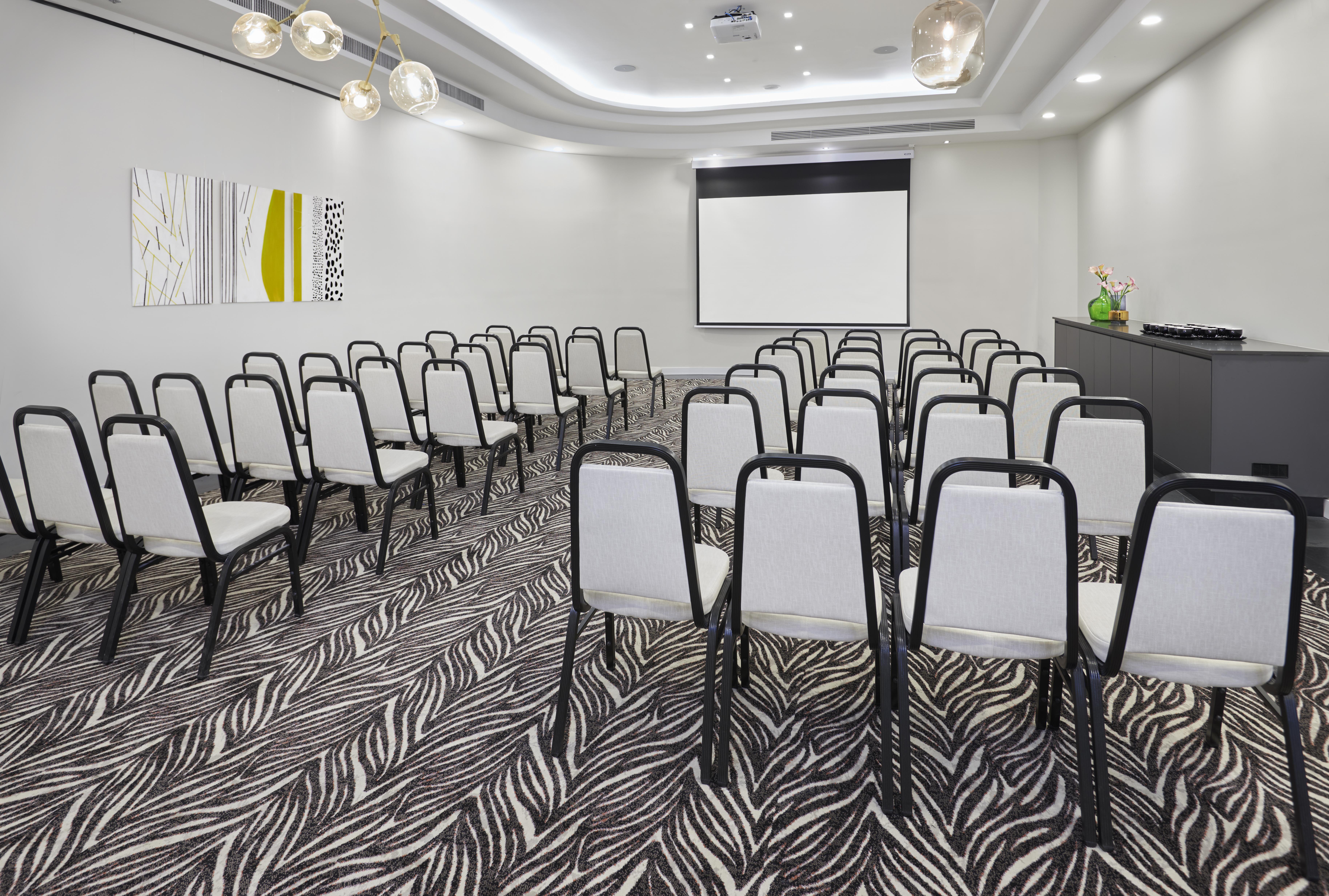 特拉维夫莱昂纳多城市大厦酒店 Giv'atayim 外观 照片 Meeting room