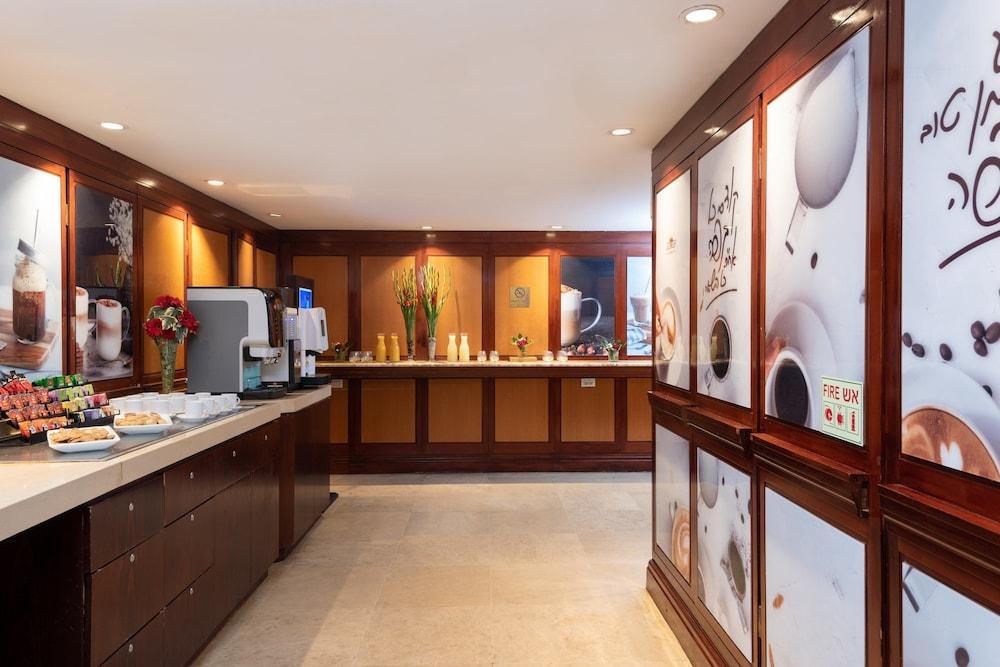 特拉维夫莱昂纳多城市大厦酒店 Giv'atayim 外观 照片 The Coffee Shop