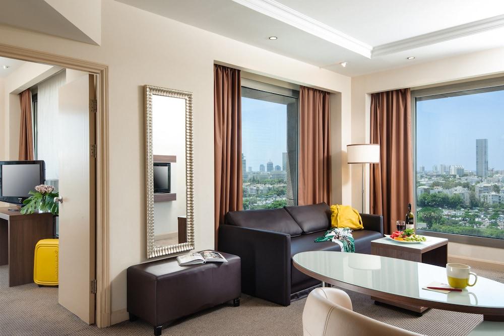 特拉维夫莱昂纳多城市大厦酒店 Giv'atayim 外观 照片 A suite at the Hilton Tel Aviv