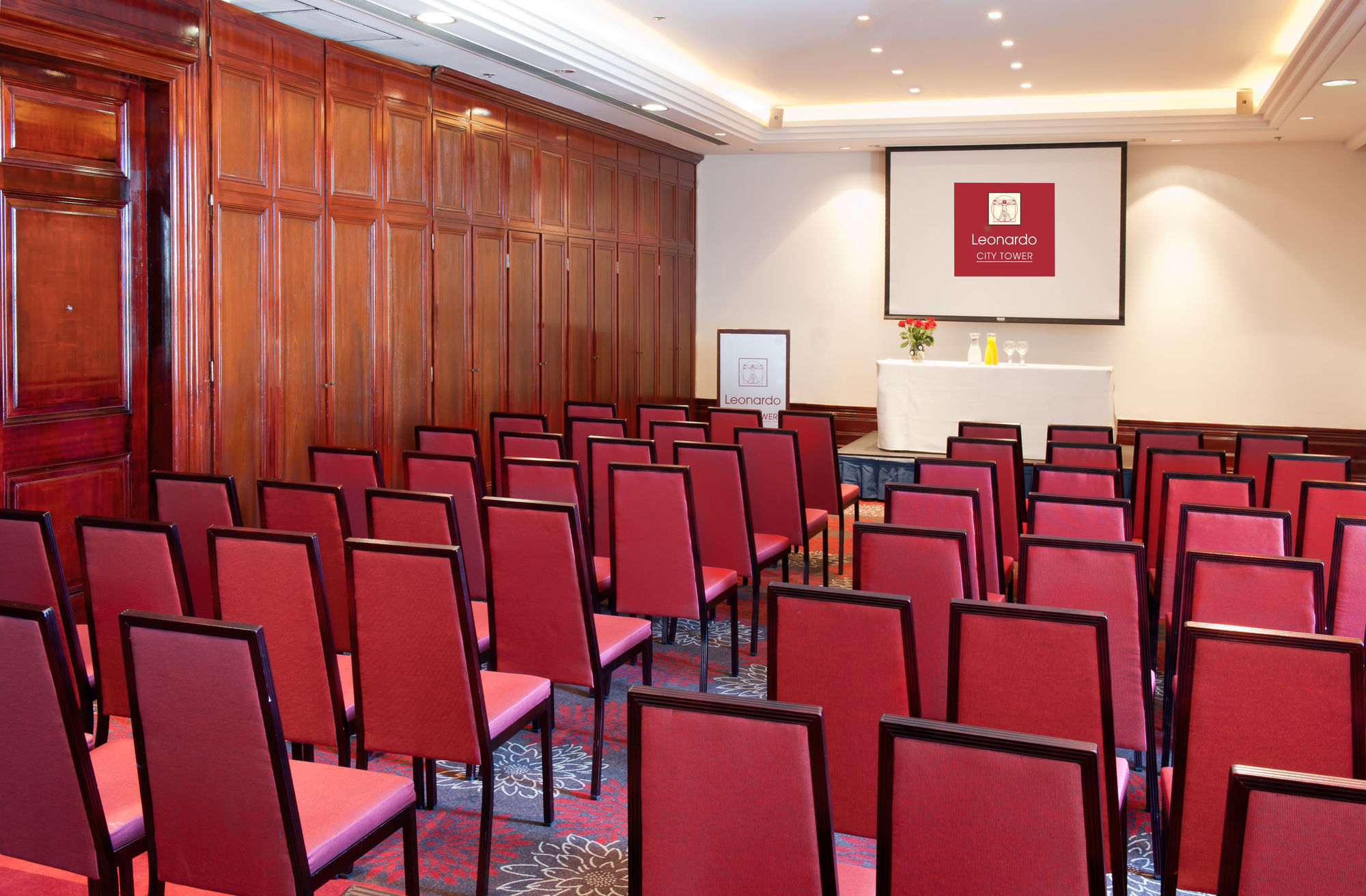 特拉维夫莱昂纳多城市大厦酒店 Giv'atayim 外观 照片 Meeting room
