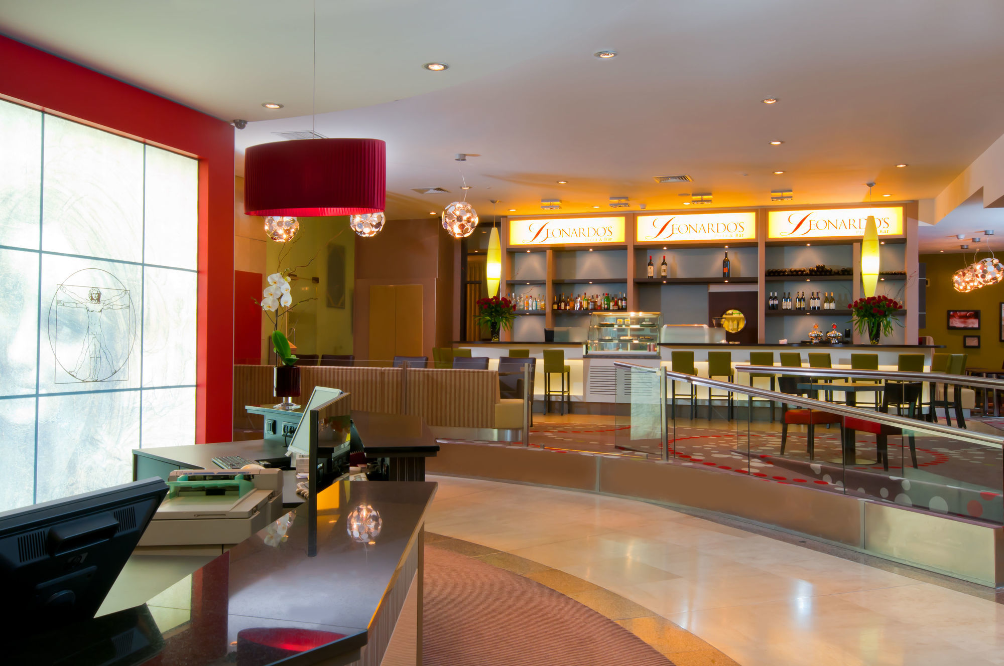 特拉维夫莱昂纳多城市大厦酒店 Giv'atayim 外观 照片 The lobby bar at the hotel