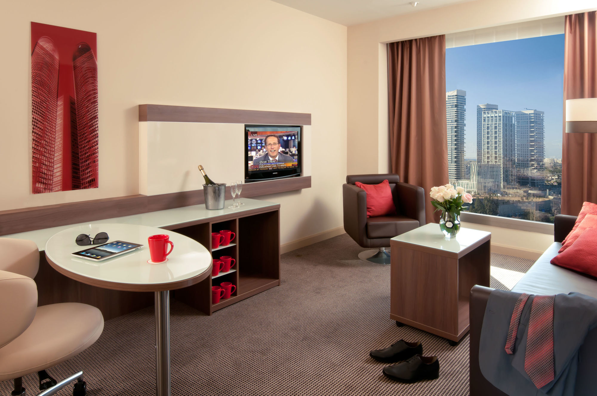 特拉维夫莱昂纳多城市大厦酒店 Giv'atayim 外观 照片 A typical room at the Radisson Blu in Dubai